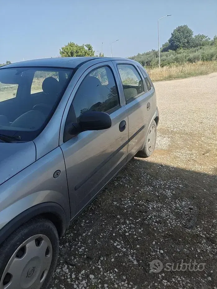 Usata Opel Corsa 65 CV (47 kW) 2003 Utilitaria