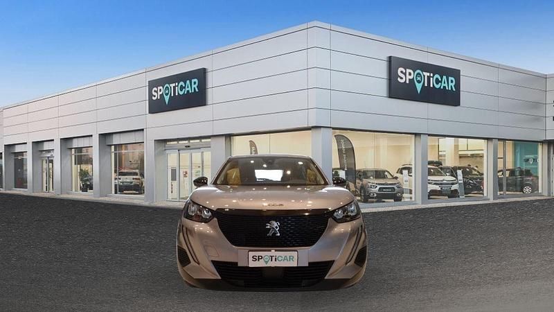 Usata Peugeot 2008 Allure 101 CV (74 kW) 2022 Argento metallizzato SUV