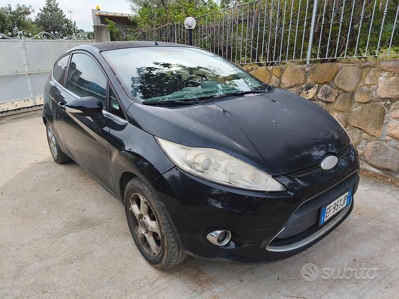 Usata Ford Fiesta Titanium 60 CV (44 kW) 2011 Nero Utilitaria