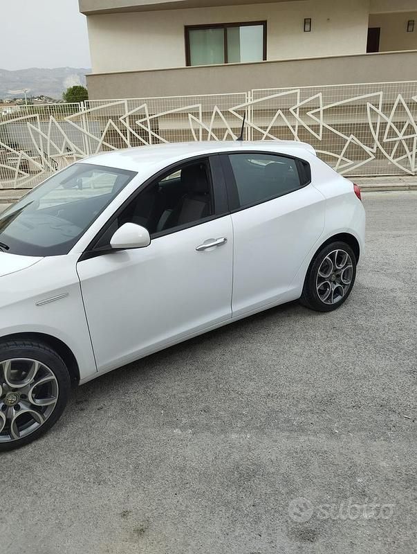 Usata Alfa Romeo Giulietta 2017 Bianco Berlina