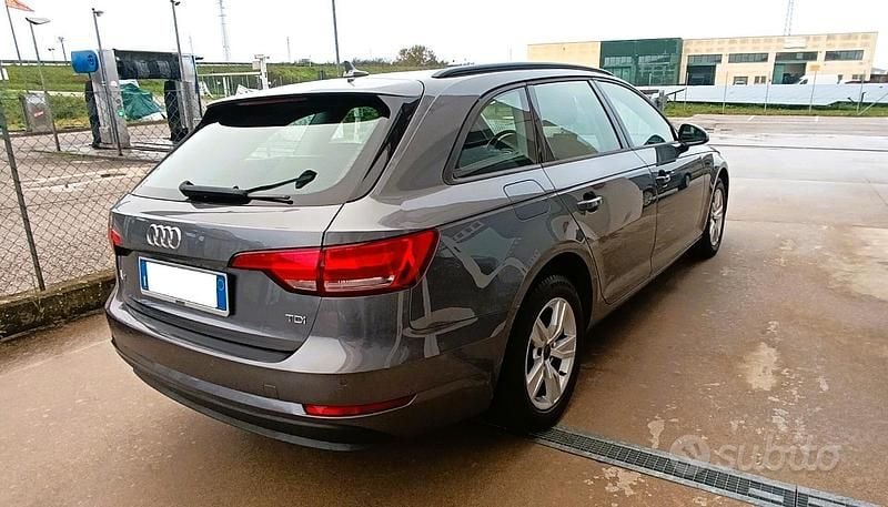 Usata Audi A4 Business 150 CV (110 kW) 2017 Grigio Station wagon