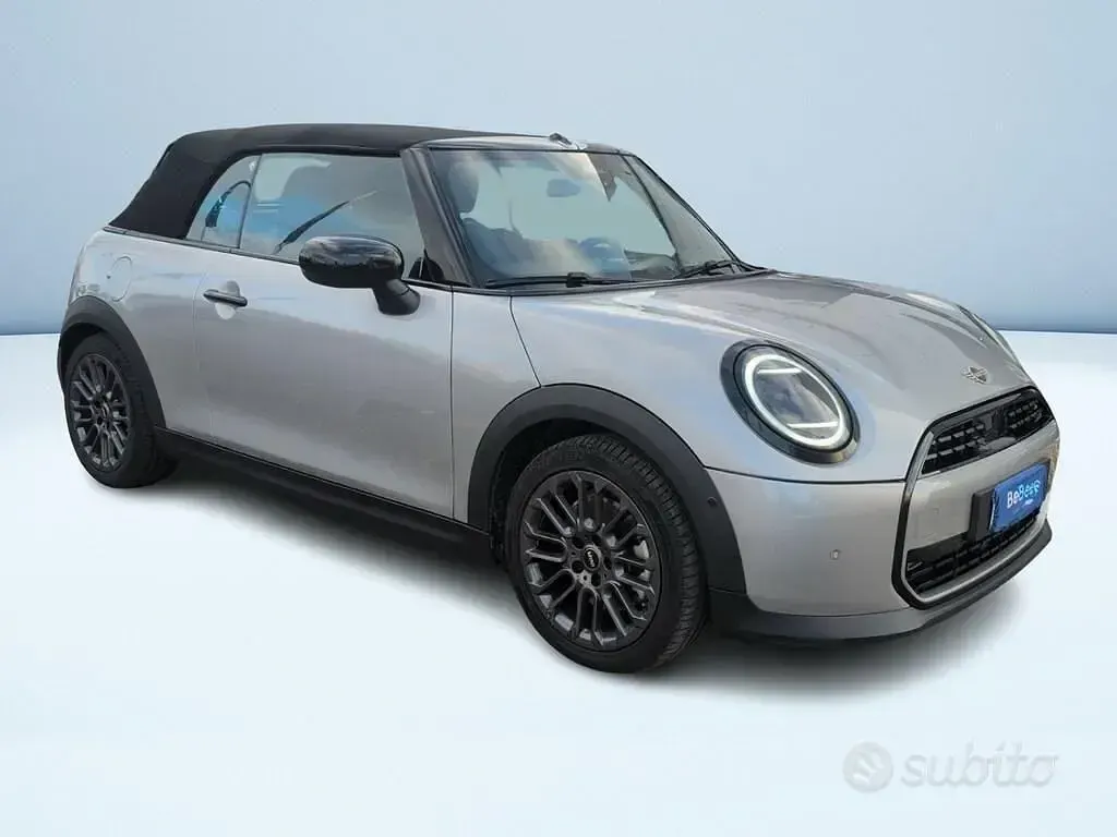 Usata Mini Cooper Cabriolet Favoured 163 CV (119 kW) 2025 Argento Cabrio