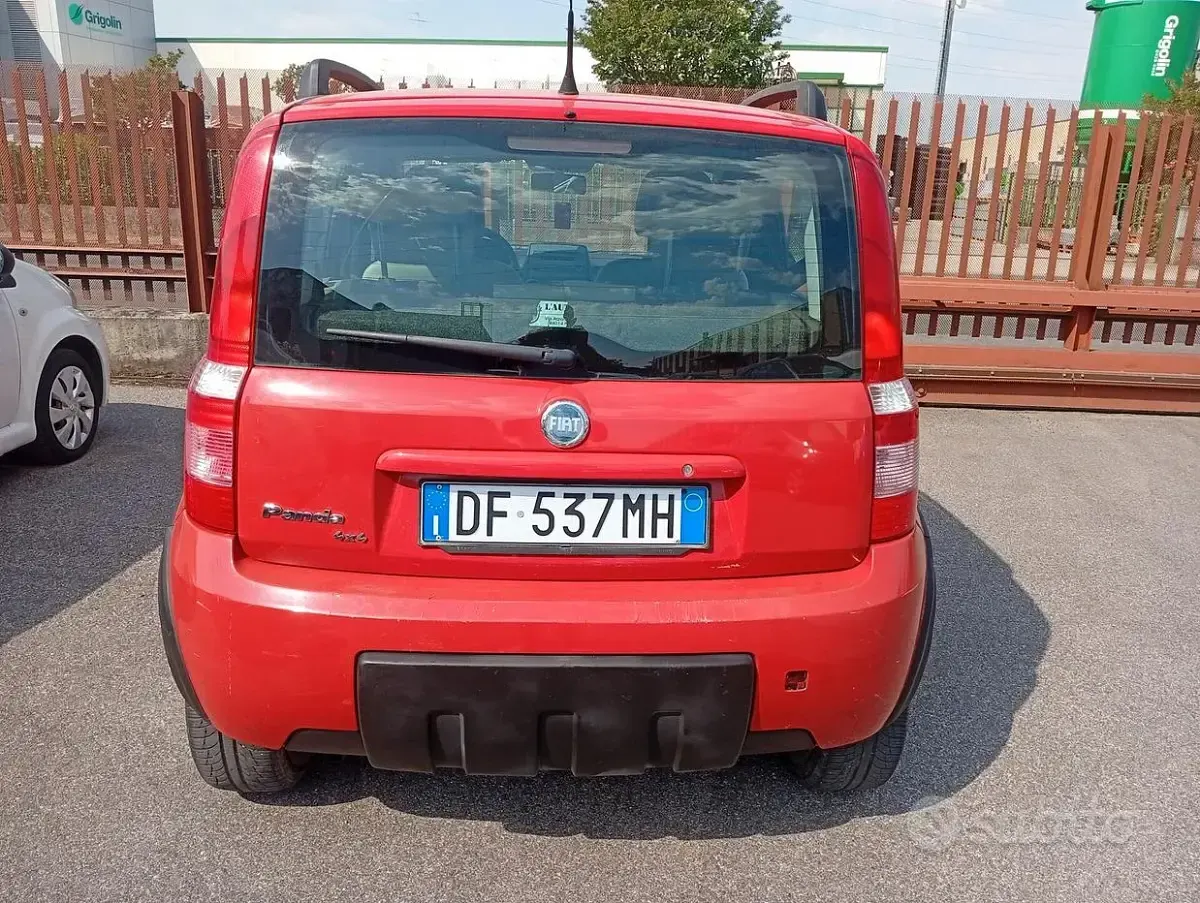 Usado Fiat Panda 4x4 Climbing 60 CV (44 kW) 2007 Rojo Utilitario