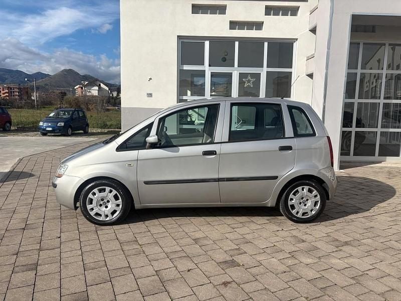 Usata Fiat Idea Emotion 69 CV (50 kW) 2005 Argento Monovolume