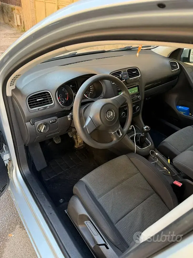 Usata VW Golf VI 102 CV (75 kW) 2012 Berlina