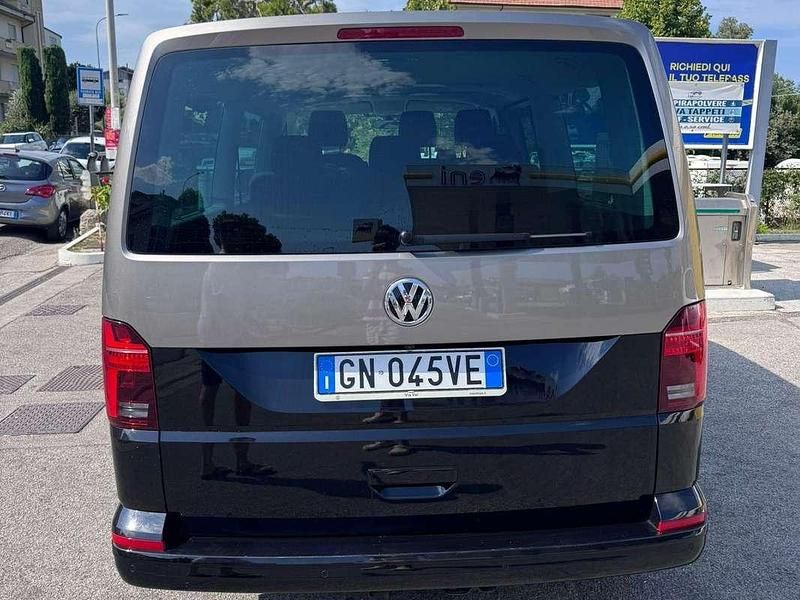 Usata VW Caravelle 150 CV (110 kW) 2023 Grigio Furgone