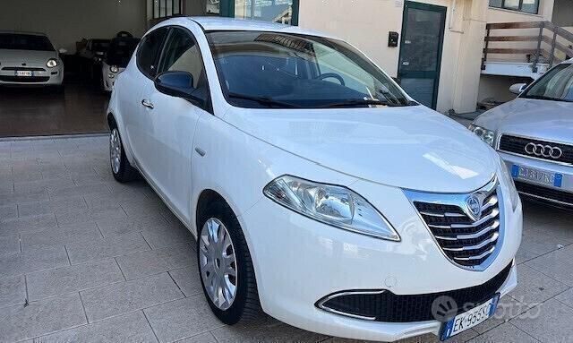 Usata Lancia Ypsilon S 95 CV (69 kW) 2012 Bianco Utilitaria