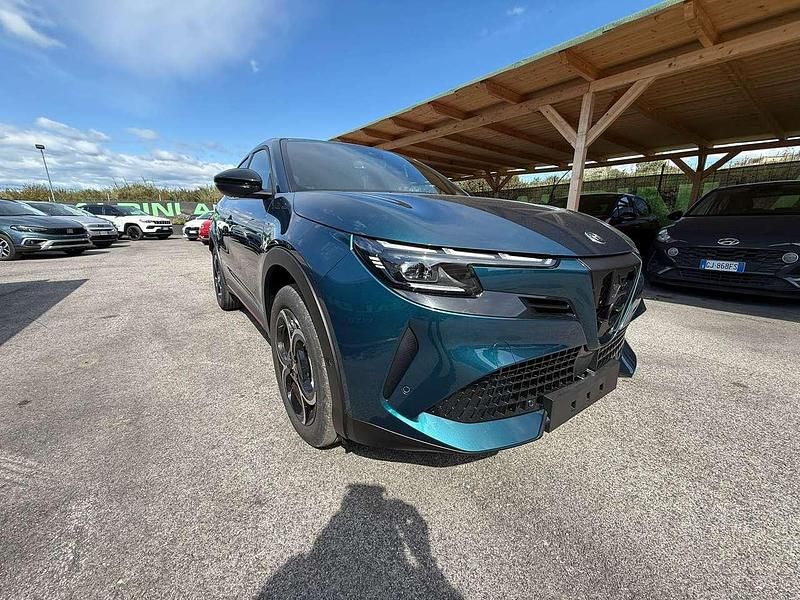 Nuova Alfa Romeo GT Junior Edizione Speciale 136 CV (100 kW) 2025 Verde Berlina