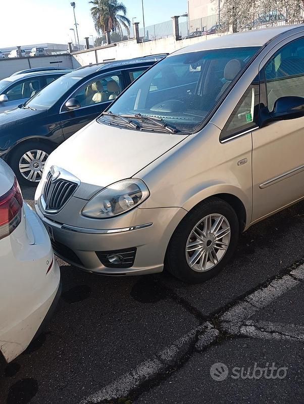Usata Lancia Musa 2011 Grigio Monovolume