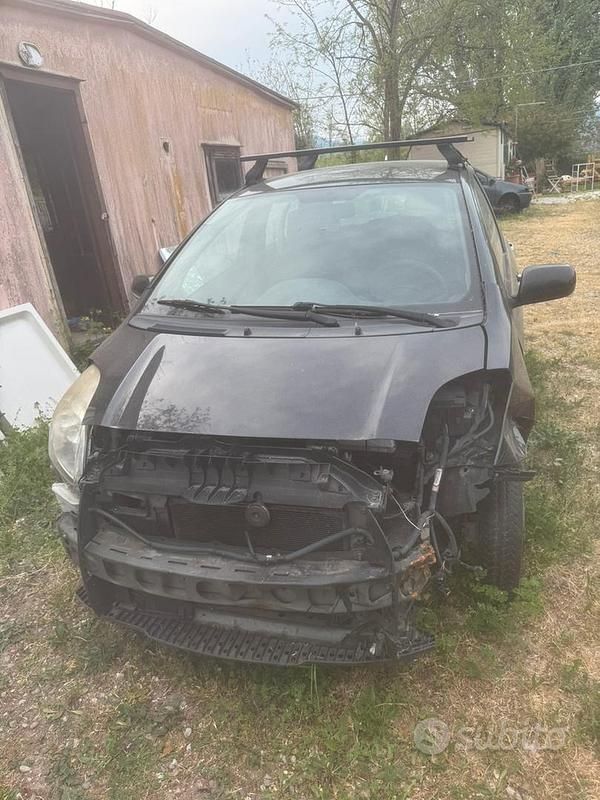 Usata Toyota Yaris 2011 Nero Utilitaria