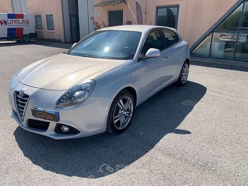 Usata Alfa Romeo Giulietta Distinctive 105 CV (77 kW) 2014 Argento Utilitaria