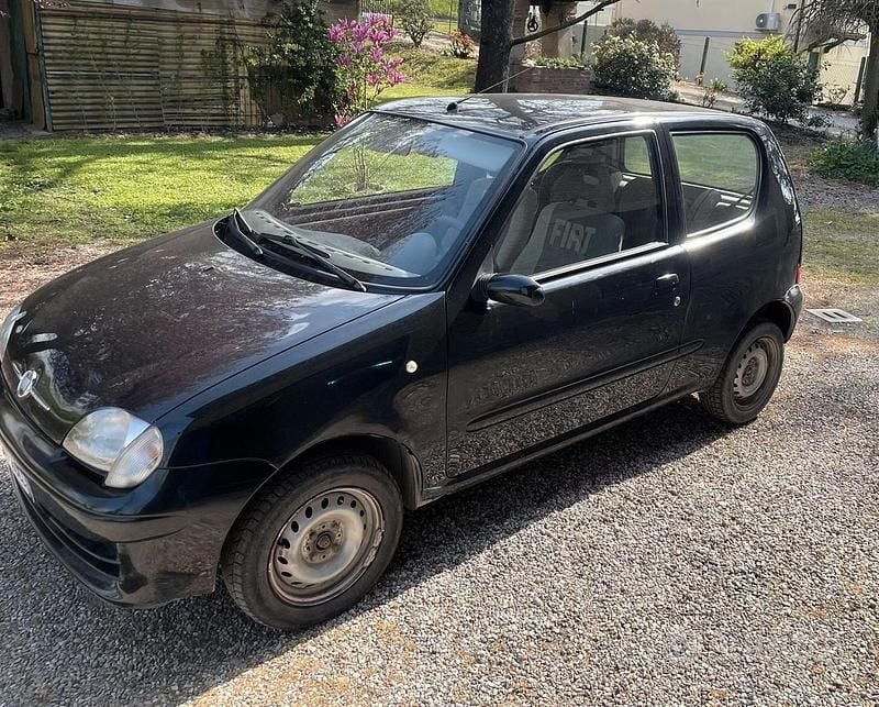 Usata Fiat 600 54 CV (39 kW) 2009 Nero Utilitaria