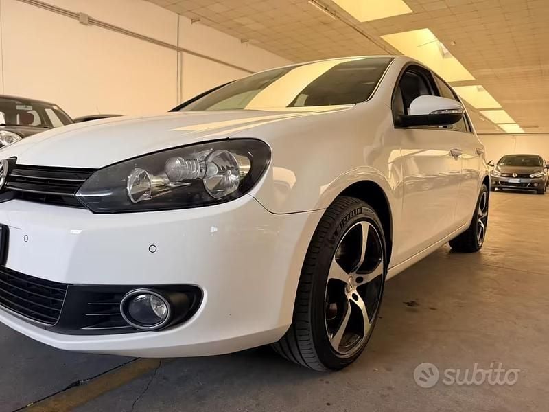 Usata VW Golf VI Highline 122 CV (89 kW) 2011 Bianco Utilitaria