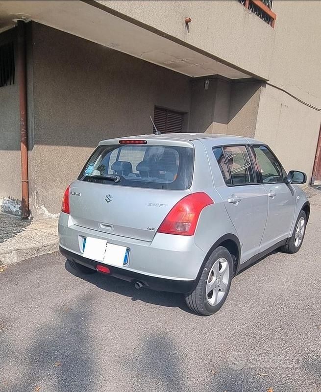 Gebraucht Suzuki Swift 92 PS (67 kW) 2007 Grau Kleinwagen