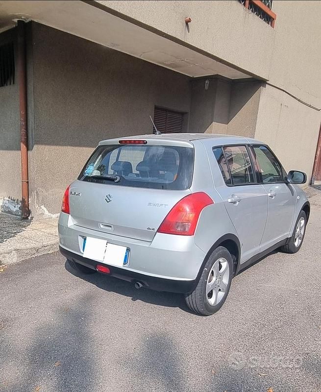 Usata Suzuki Swift 2007 Grigio Utilitaria