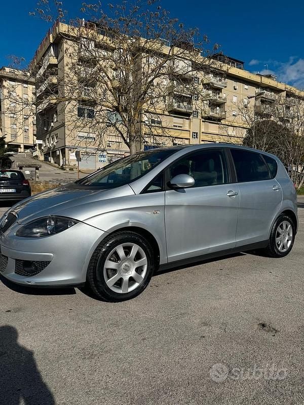 Usata Seat Altea 105 CV (77 kW) 2005 Grigio Monovolume