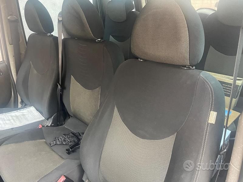 Usata Fiat Multipla 103 CV (75 kW) 2008 Grigio Monovolume