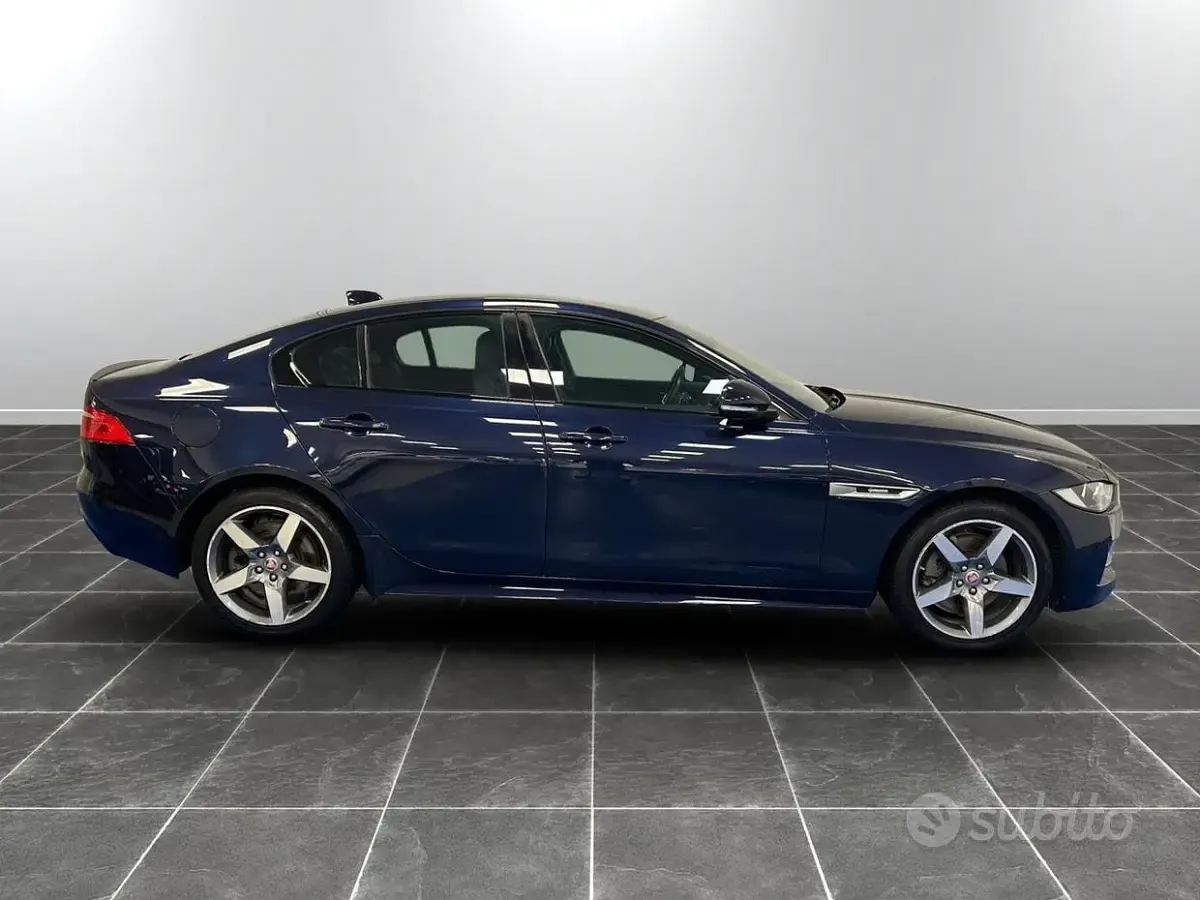 Usata Jaguar XE R-Sport 180 CV (132 kW) 2017 Berlina