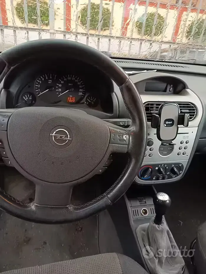Usata Opel Corsa 80 CV (58 kW) 2004 Grigio Utilitaria