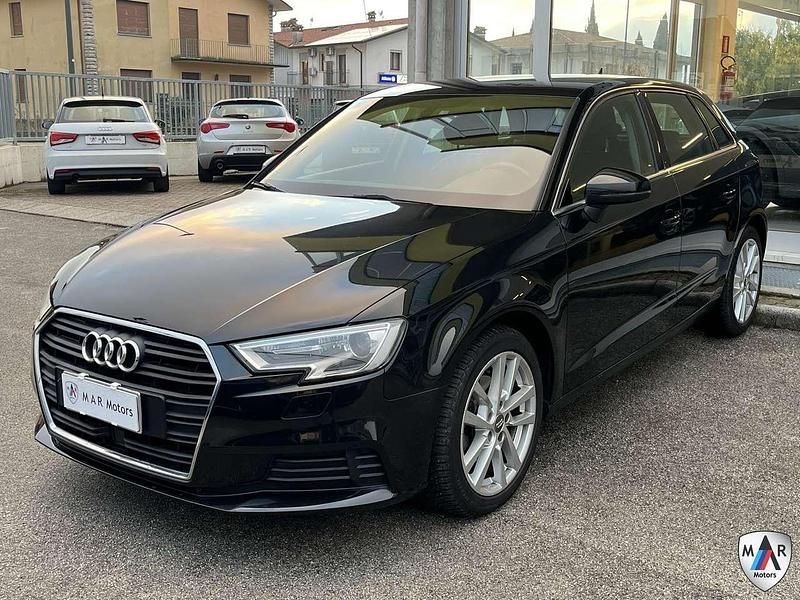 Nero Usata 2019 Audi A3 Comfort Tre volumi | 14.990 € (Super prezzo) - Immagine 1/4
