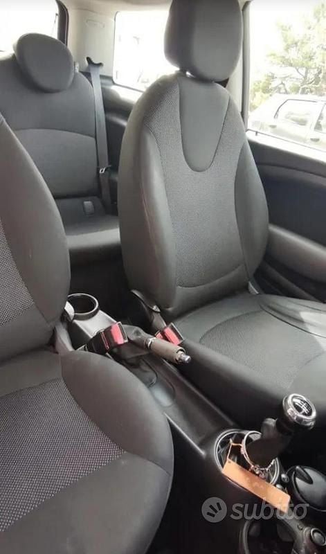 Usata Mini ONE 75 CV (55 kW) 2009 Utilitaria