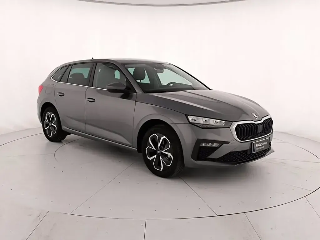 Nuova Skoda Scala Selection 95 CV (69 kW) 2025 Grigio graphite metallizzato Utilitaria