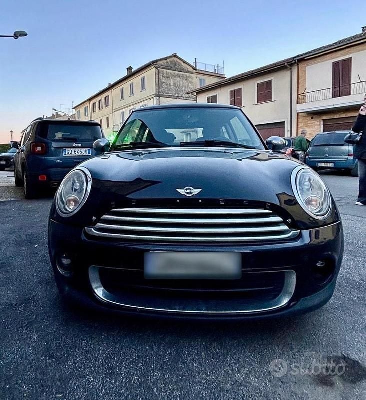 Usata Mini ONE 75 CV (55 kW) 2012 Nero Utilitaria