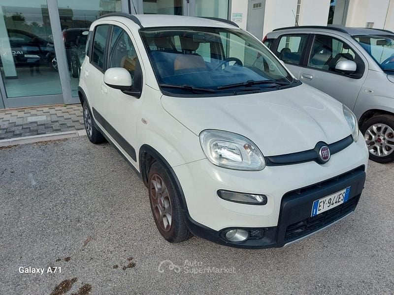 Usata Fiat Panda Trekking 85 CV (62 kW) 2015 Bianco Berlina