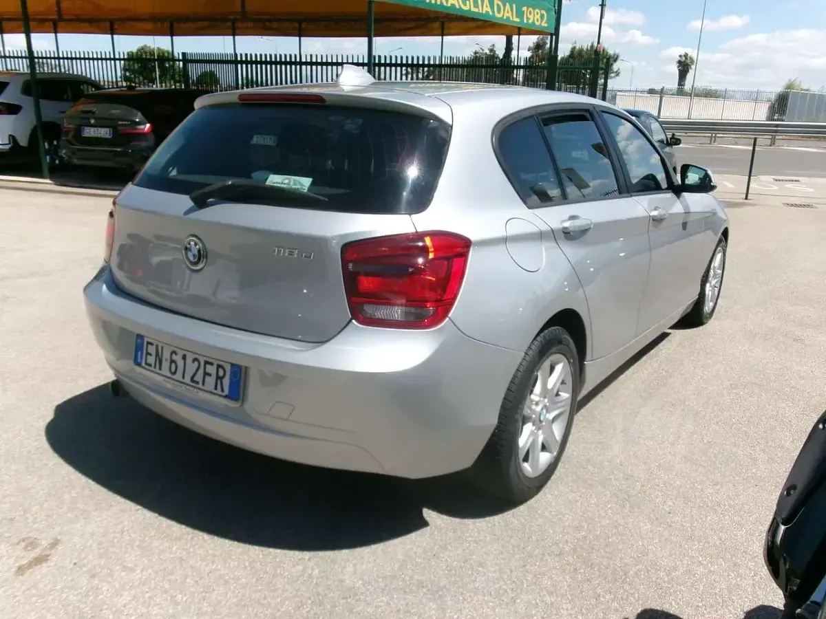 Occasion BMW 118 143 PK (105 kW) 2012 Zilver Hatchback
