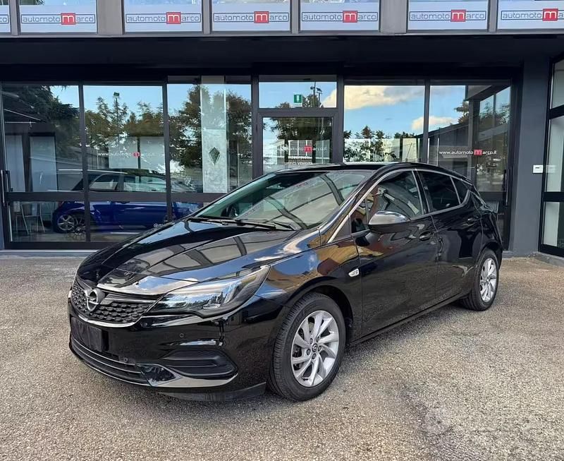 Usata Opel Astra Elegance 122 CV (89 kW) 2021 Nero Berlina
