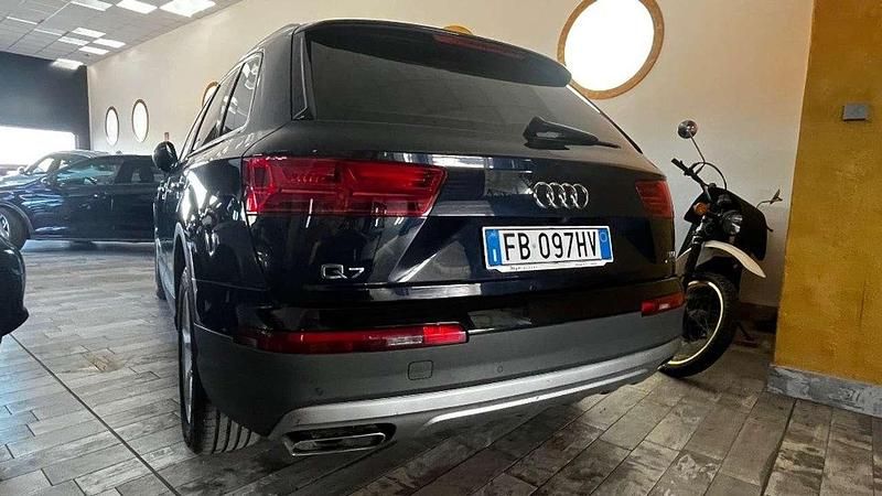 Usata Audi Q7 Business 218 CV (160 kW) 2015 Blu SUV