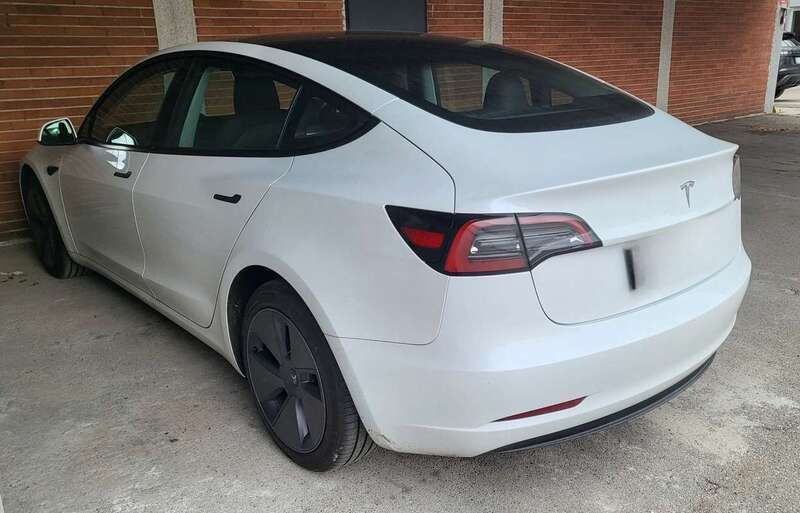 Usata 2023 Tesla Model 3 RWD Tre volumi | 28.000 € (Ottimo prezzo) - Immagine 1/4