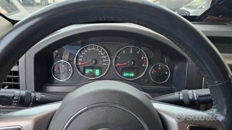 Usata Jeep Cherokee 200 CV (147 kW) 2012 Bianco SUV