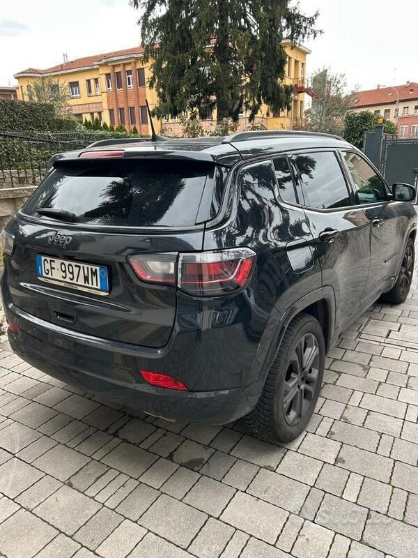 Nero Usata 2021 Jeep Compass SUV | 20.000 € (Buon prezzo) - Immagine 1/4