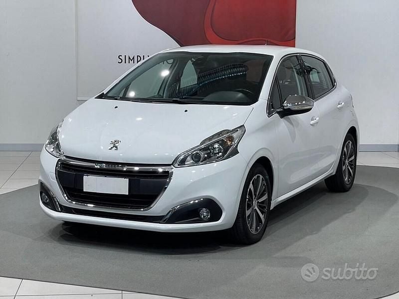 Usata Peugeot 208 Allure 101 CV (74 kW) 2017 Bianco Utilitaria