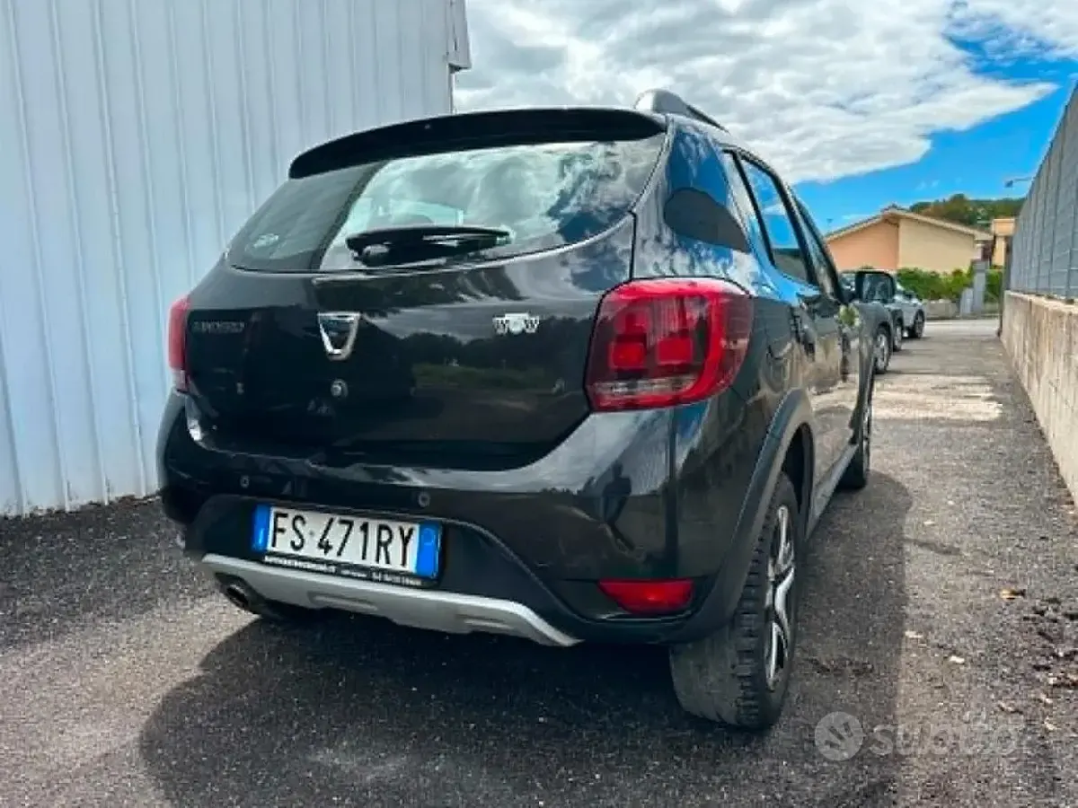 Usata Dacia Sandero Comfort 90 CV (66 kW) 2018 Nero Berlina