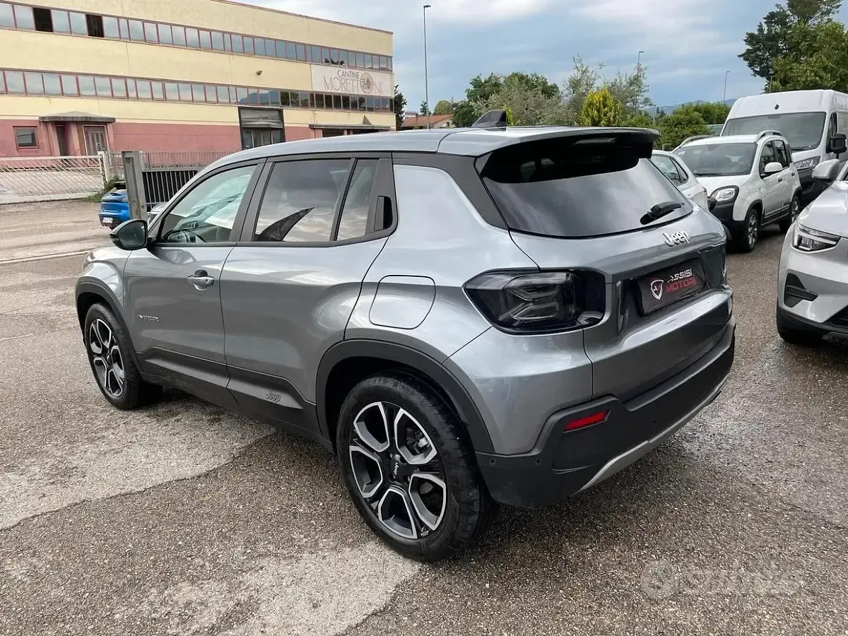 Usata Jeep Avenger Summit 101 CV (74 kW) 2024 Gray SUV