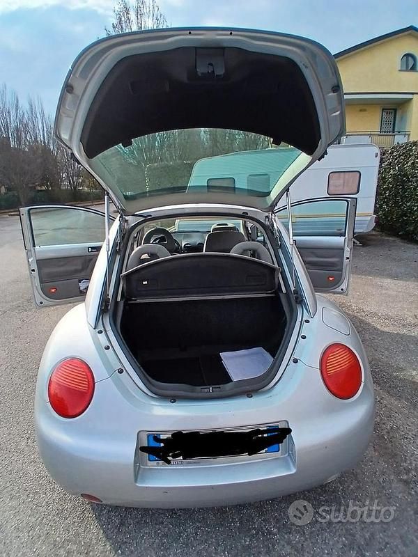 Usata VW Beetle 2002 Grigio