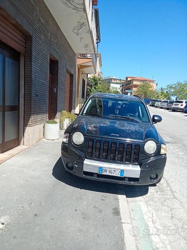 Usata Jeep Compass 140 CV (102 kW) 2008 Nero SUV