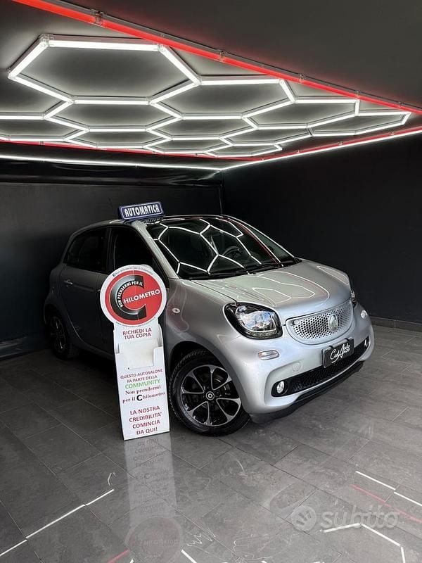 Usata Smart ForFour 71 CV (52 kW) 2017 Grigio Utilitaria