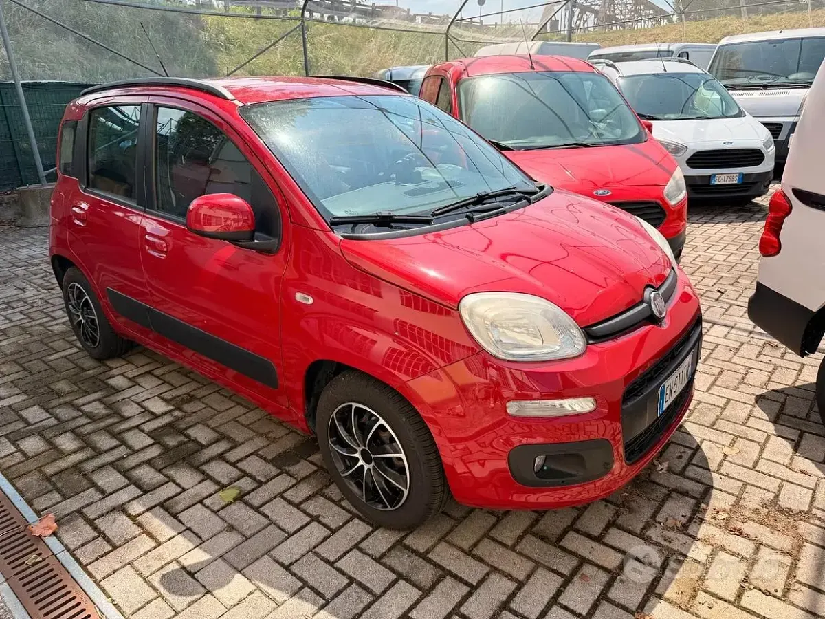 Usata Fiat Panda 69 CV (50 kW) 2012 Rosso Utilitaria