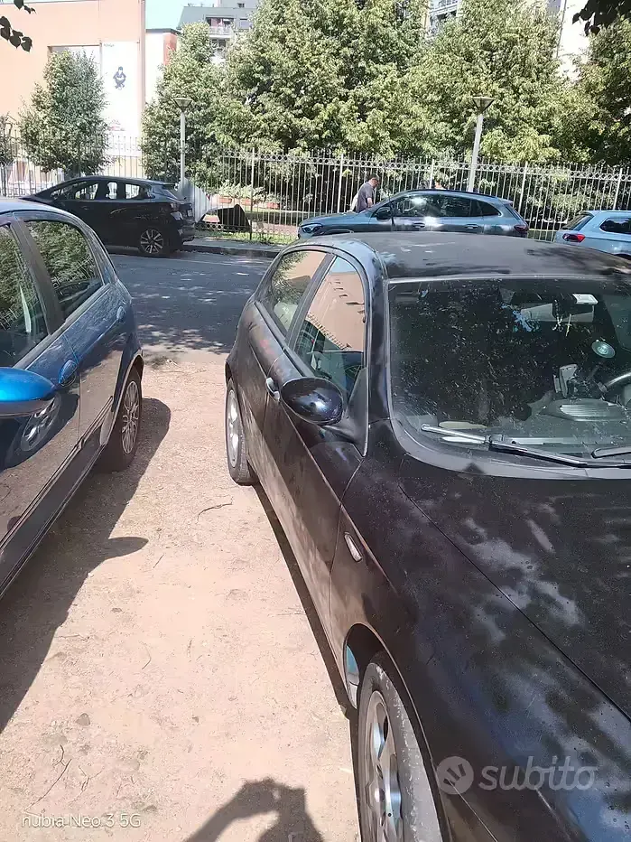 Usata Alfa Romeo 147 120 CV (88 kW) 2007 Nero Utilitaria