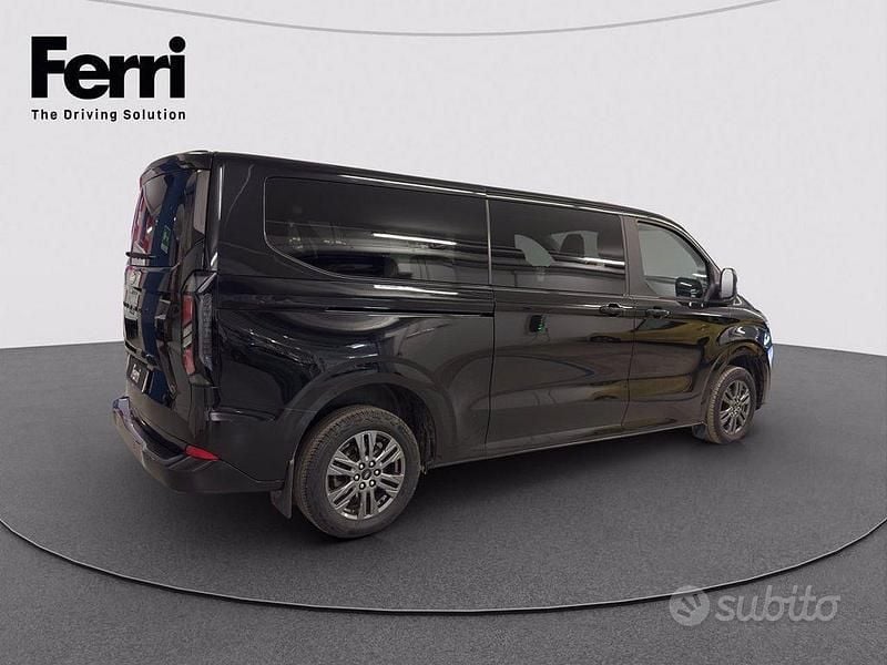Usata Ford Tourneo Custom Titanium 136 CV (100 kW) 2024 Ragate black Furgone