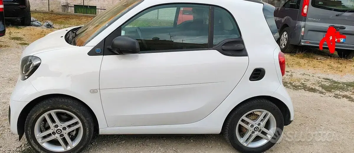 Usata Smart ForTwo Coupé 41 kW (56 CV) 2020 Bianco Utilitaria