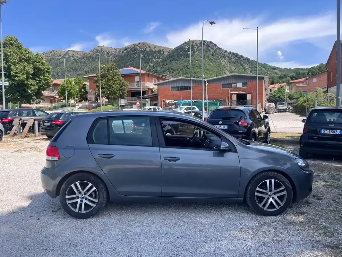 Usata VW Golf VI 110 CV (80 kW) 2009 Grigio Utilitaria