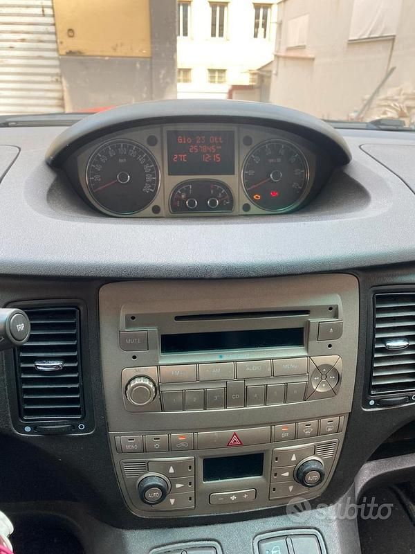 Usata Lancia Musa 101 CV (74 kW) 2008 Monovolume