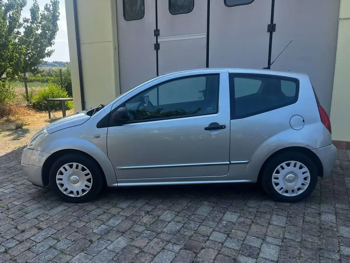 Usata Citroën C2 60 CV (44 kW) 2004 Argento Utilitaria