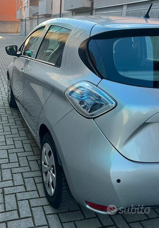 Usata Renault Zoe 64 kW (88 CV) 2019 Grigio Utilitaria