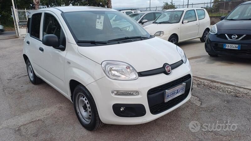 Usata Fiat Panda Street 70 CV (51 kW) 2022 Bianco Utilitaria