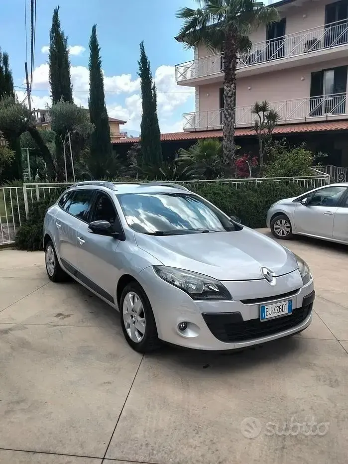 Usata Renault Mégane III 110 CV (80 kW) 2011 Grigio Berlina